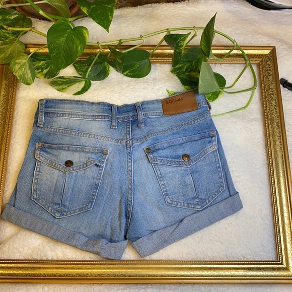 H&M Denim Low Waist Shorts - Picture 2 of 11